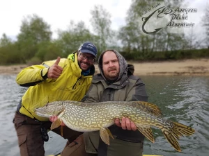 pêche brochet Pareloup Aveyron  guide de pêche Aveyron