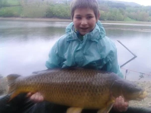 Stage Carpe Cabanac pêche enfants, jeune et adolescent en Aveyron Illustration pêche