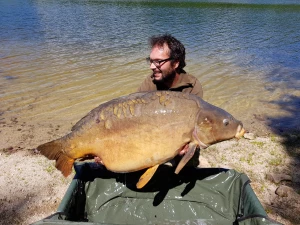 Illustration pêche à la carpe en Aveyron